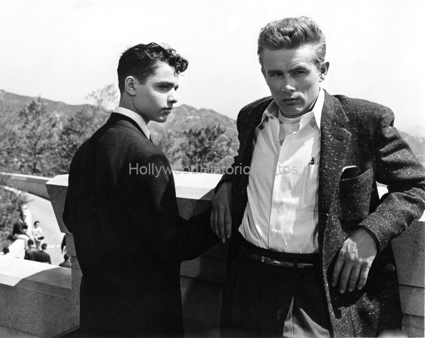 James Dean 1955 4 Sal Mineo Griffith Park Rebel Without wm.jpg